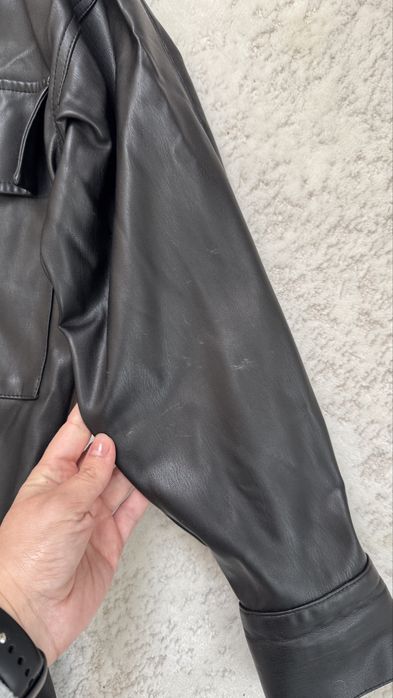 Сорочка з екошкіри Зара