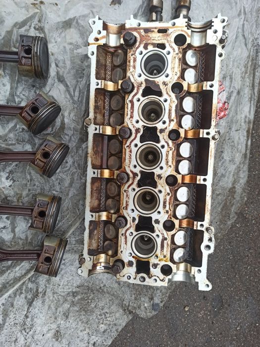 Двигун по запчастям Volvo 2.4turbo benz мотор B5244T3 XC70 V70 S80 S60