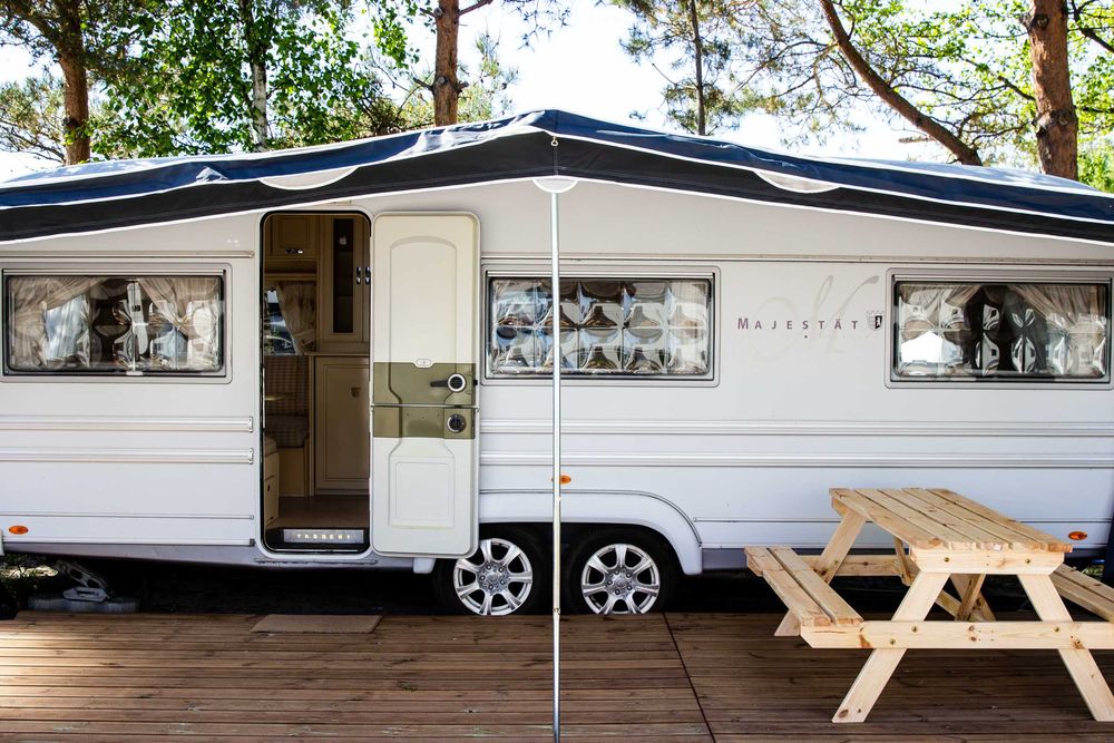 Przyczepa na półwyspie, Hel, Chałupy, nocleg na kempingu [sierpien]