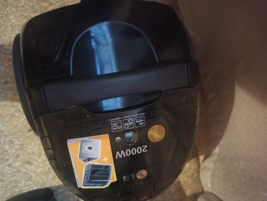 Продам пылесос lg без мешка 2000w