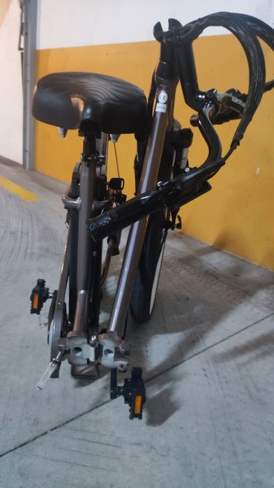 Bicicleta elétrica dobravél