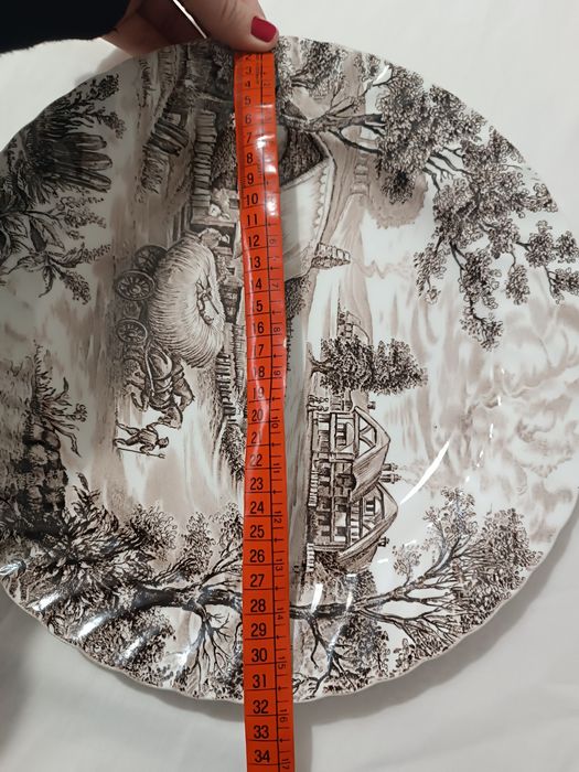 Prato Grande. Porcelana Inglesa. 32 cm. Novo