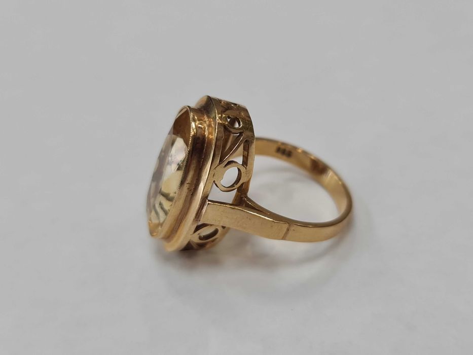 Złoty pierścionek/ 585/ 8.40 gram/ R16/ Chryzolit/ praca ręczna