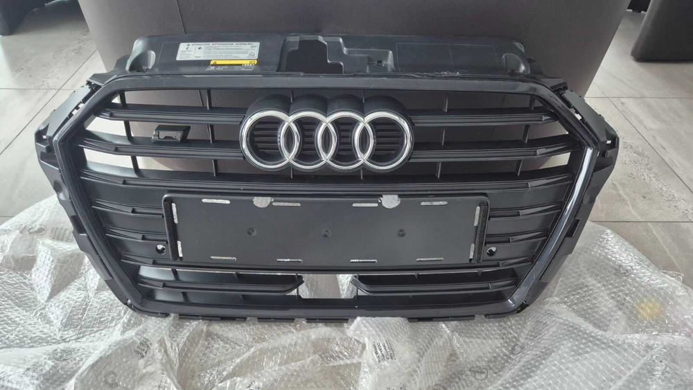 Решітка радіатора AUDI A3 S3