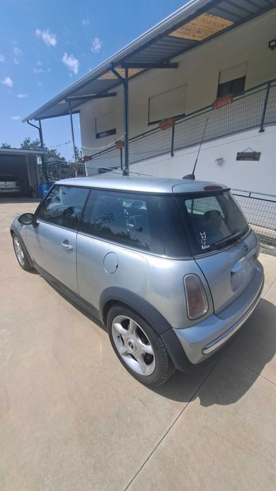 Mini One D cinza 2005474286912890490881