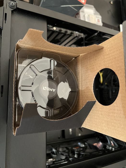 AMD Ryzen 5 2600 Box, AM4 + PC Cooler GI-UX4 Red