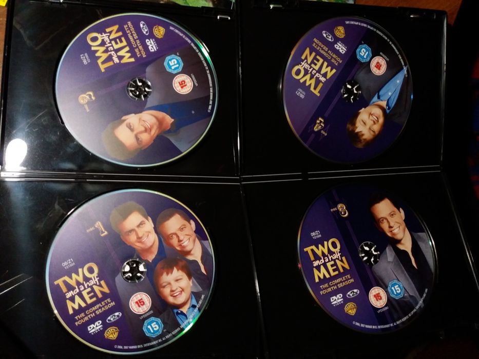 Два с половиной человека. Полный 4 сезон: 100 грн. - CD