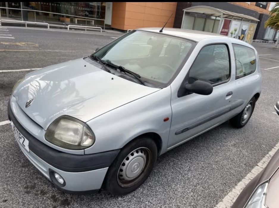 Clio comercial 1.9D ano 2001 em bom estado geral com ar condicionado a 100%