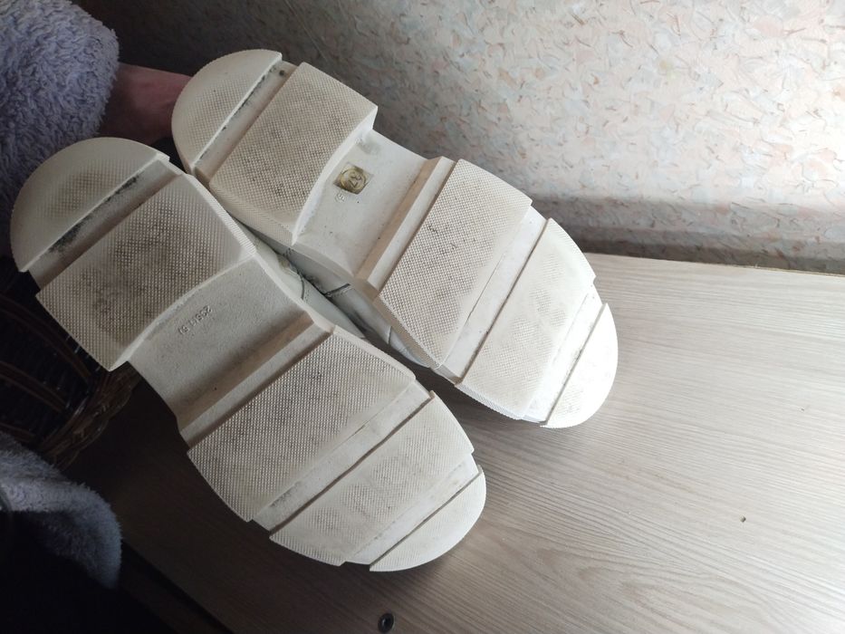 стильні черевики жіночі шкіряні lifepert молочного кольору white boots