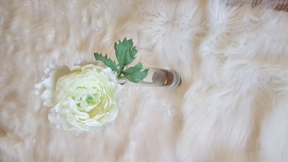 Ranúnculo Branco Artificial/Jarra Decorativa