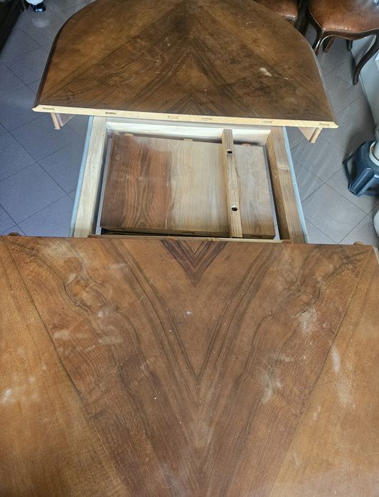 Mesa de madeira.