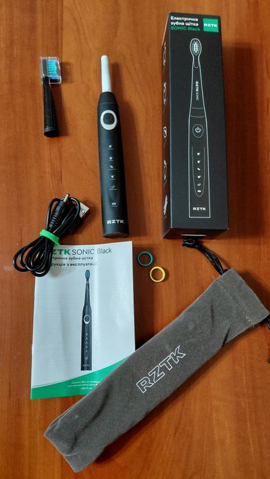 Продам електричну зубну щітку RZTK SONIC Black