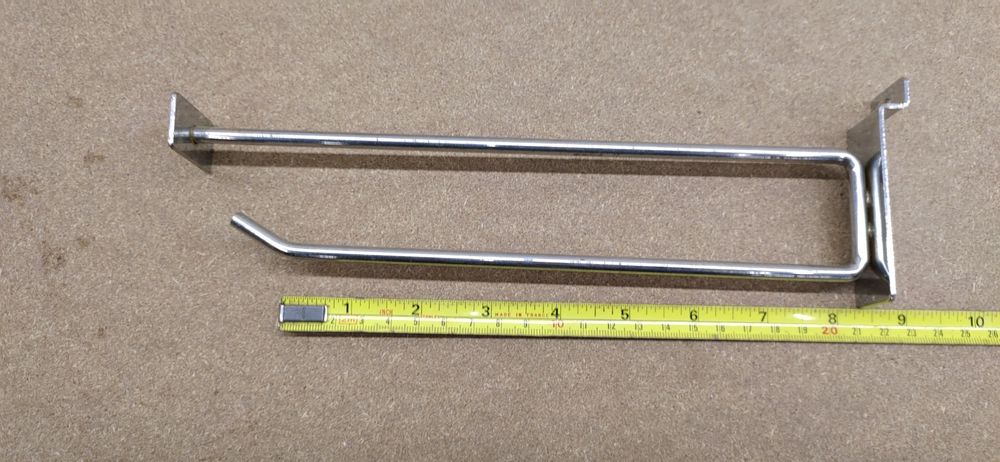 Ganchos e suportes metálicos multi painel