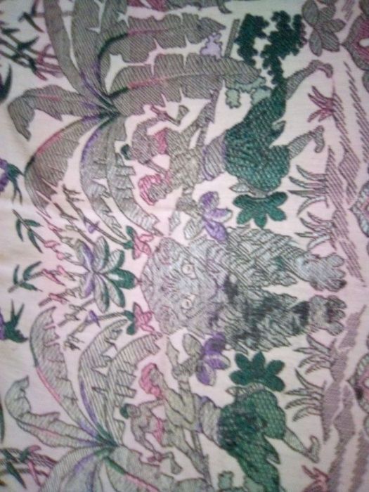 colcha antiga em seda bordada á mao