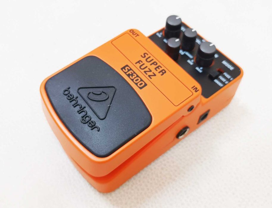 Behringer SF300 Super Fuzz