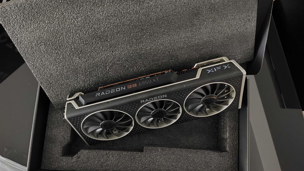 Placa Gráfica XFX Radeon RX 6950XT Speedster MERC Black Gaming 16GB