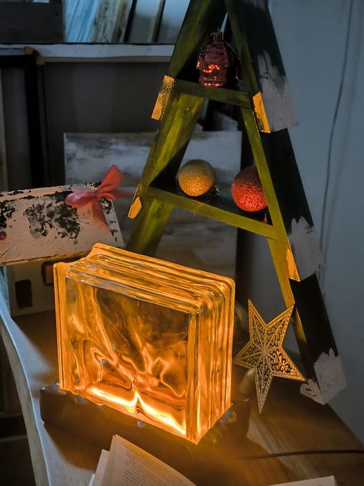 Продам светильник