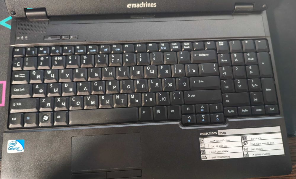 Ноутбук eMachines E528