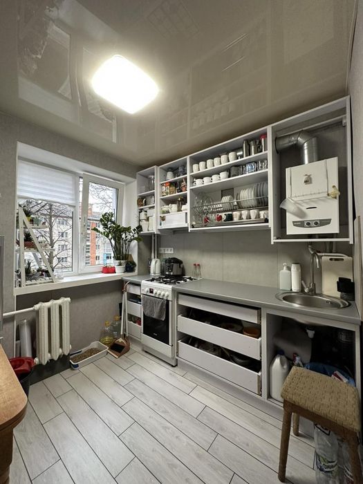 Терміновий продаж 1к з капітальним ремонтом на Виставці