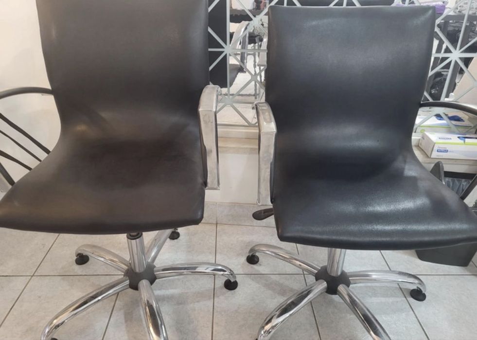 Cadeiras de Cabeleireiro Pretas com Rodas