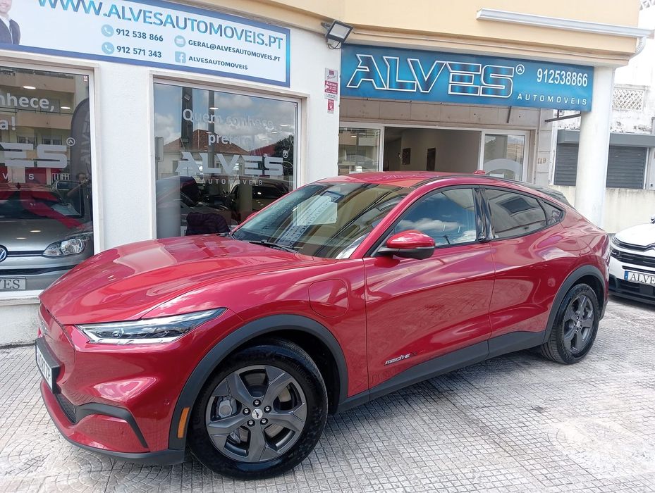 Ford Mustang Mach-E Alargada