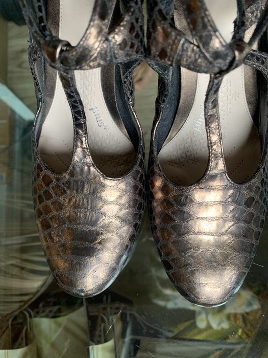 Buty na obcasie marki Clarks, rozmiar 39