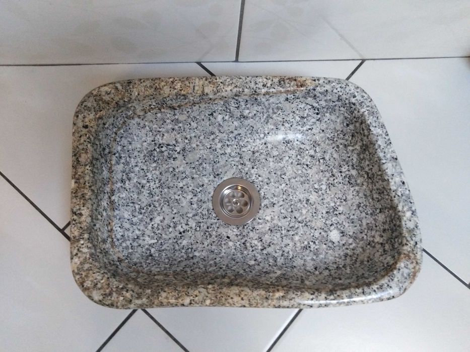 Umywalka z kamienia naturalnego