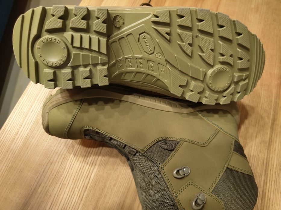 Куртка бомбер нова берци нові 42 розмір ліска нова