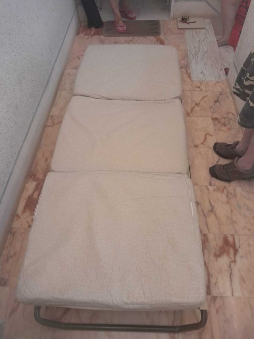 Divâ/cama dobrável