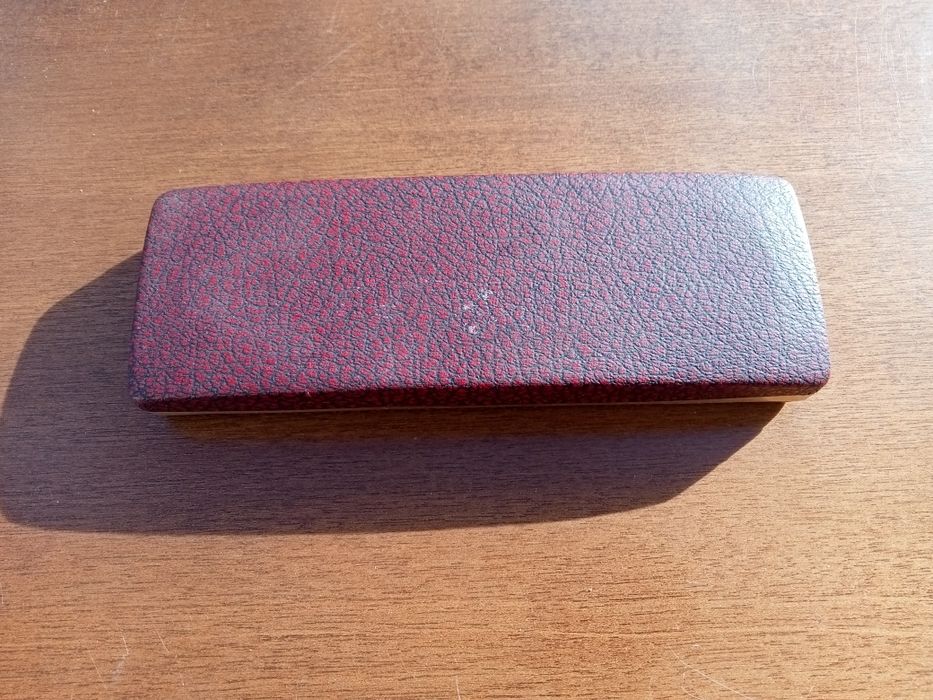 Caixas antigas para canetas