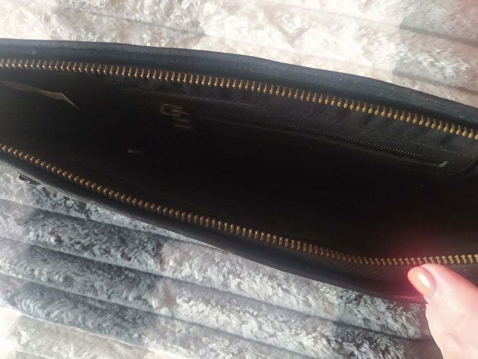 Продам клатч minelli