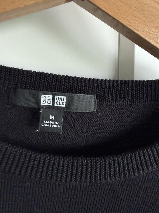 Sweter klasyczny czarny welna jesien zima m