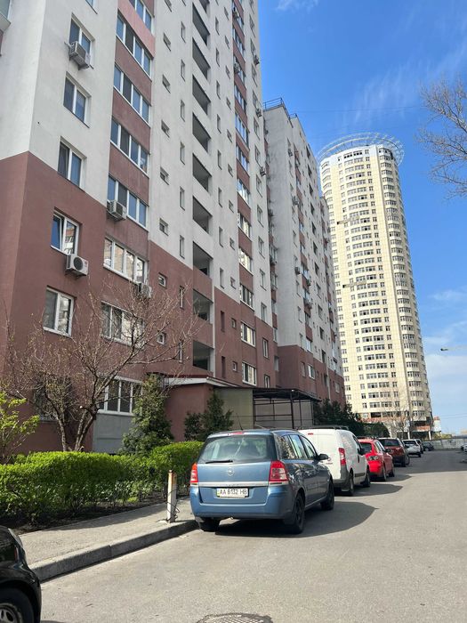 Теплий хостел європейського рівня, метро Лівобережна/Почайна!