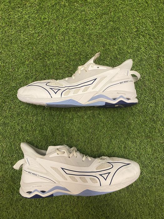Волейбольні кросівки mizuno