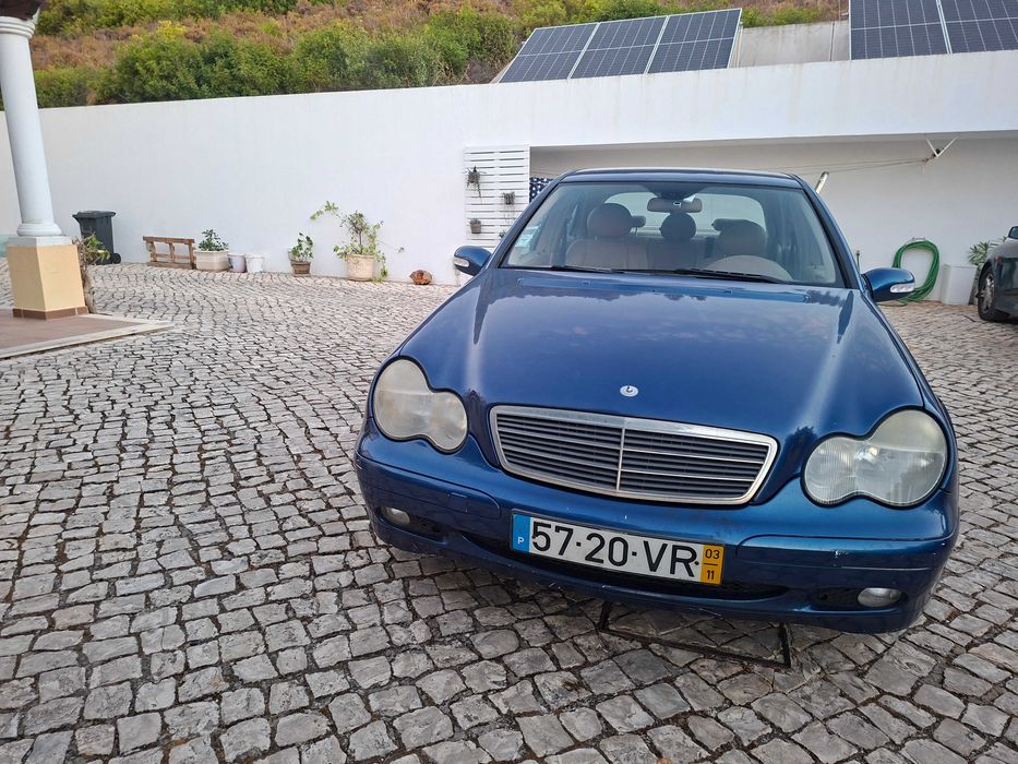 Vendo Mercedes 220 CDI — photo 2