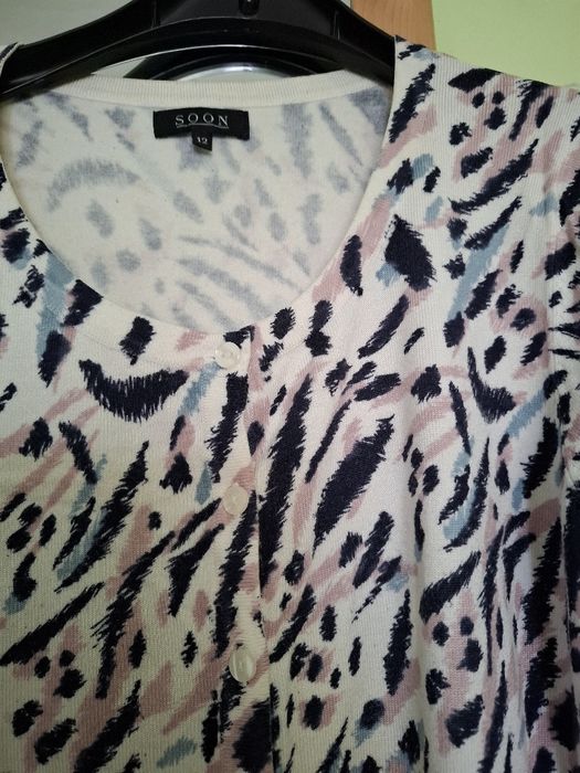 Kolorowy sweterek damski