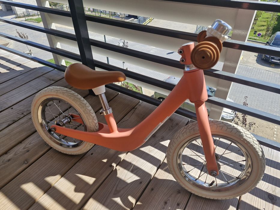 Rowerek biegowy dla dziewczynki