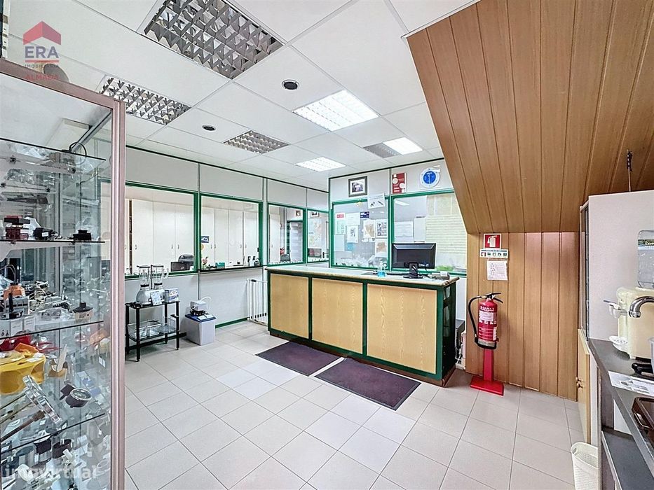 Loja junto ao Estádio do Sport Lisboa e Benfica