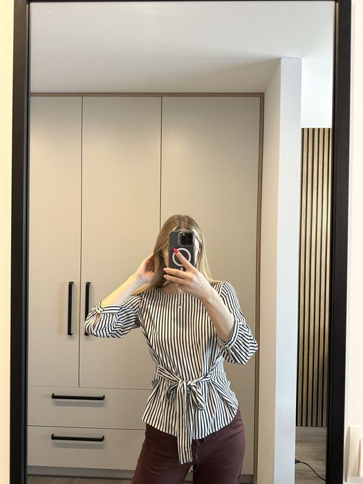 Bluzka xs w paski piggale do pracy 3/4 rękaw