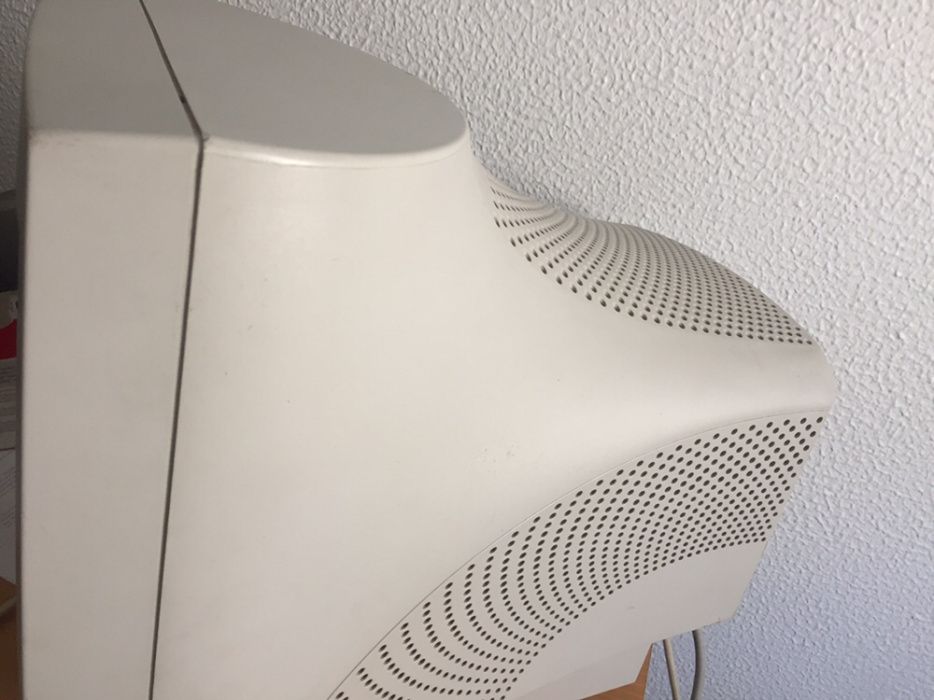 Samsung monitor used in perfect working condition64584681222145121