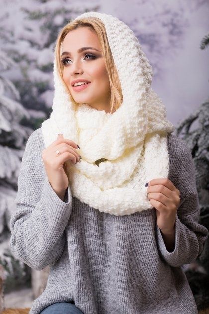 Жіночий в'язаний хомут