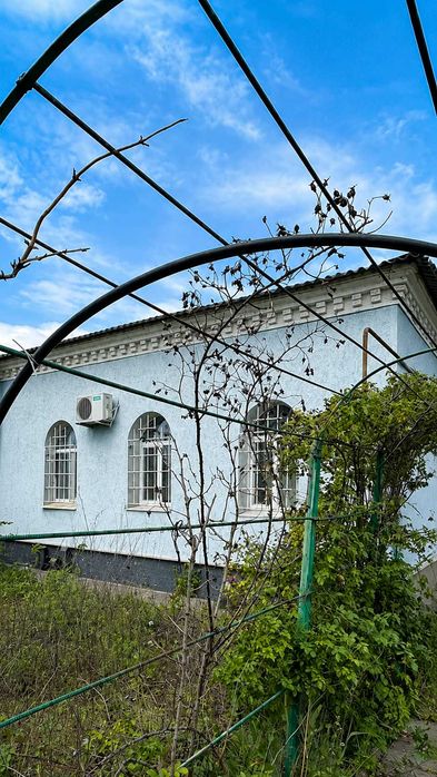*Продам простору частину будинку 85 м² з гаражем,  Полтава, Новобудова