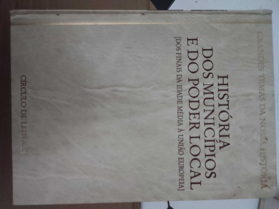 História dos Municipios e do Poder Local - César Oliveira