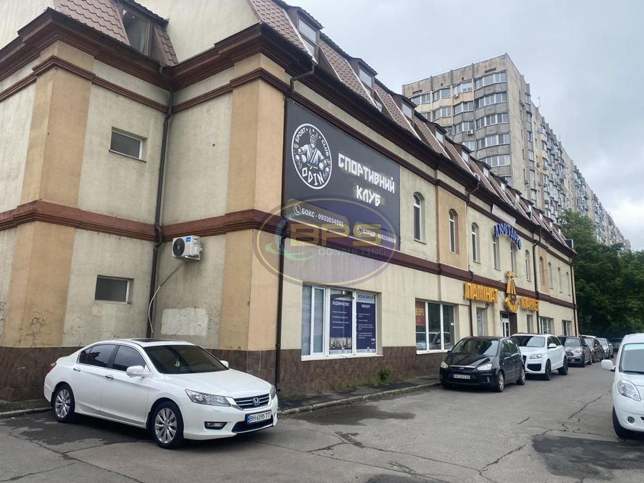 Продам рабочий торгово-офисный центр