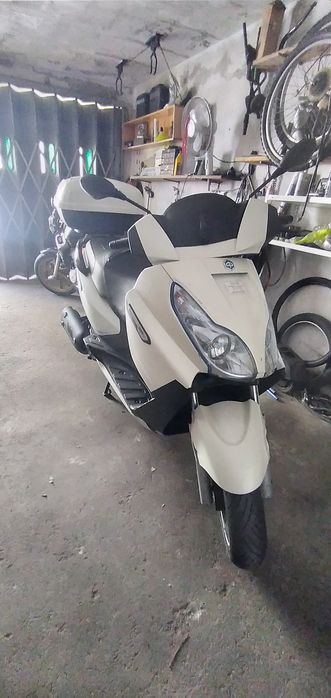 Honda CB 500c.c,/Aceito retoma,/ Scooter X7 Evo 300cc Branca