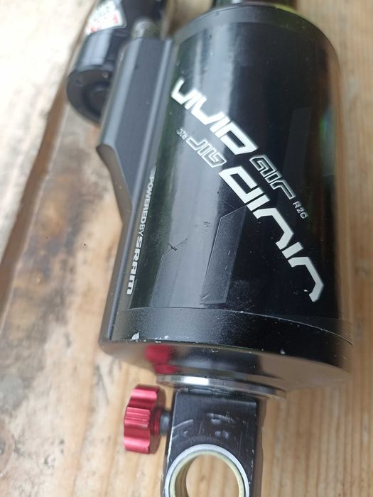 Rock shox vivid air 216x63,5