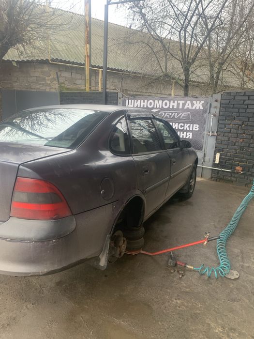 Opel Vectra B 1.8 газ бензин