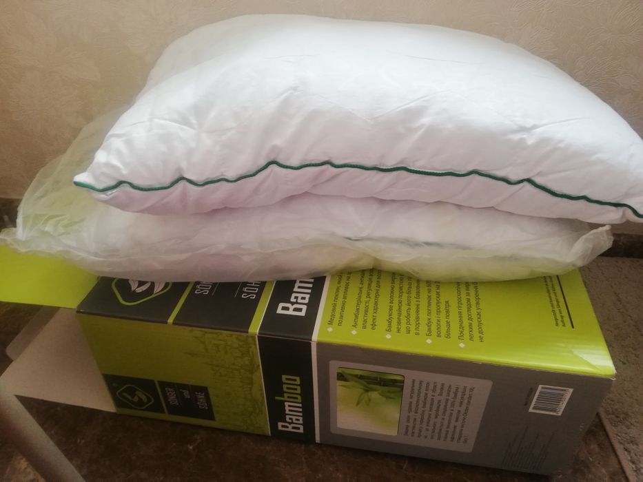 Комплект подушек, бу. Воспользуйтесь бесплатной доставкой Олх до 31 ок