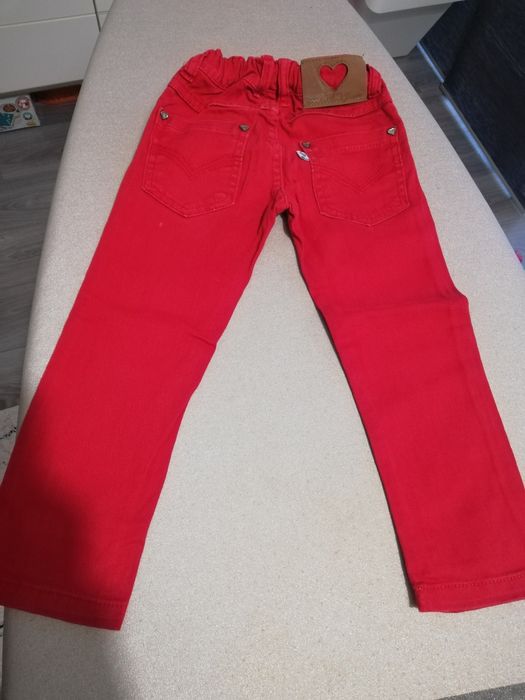 Calças ganga vermelhas, Girandola