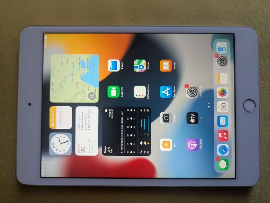 iPad mini 4 lte+WI Fi 128 gb A1550